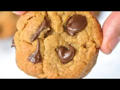 4 Ingredients Peanut Butter Chocolate Chip Cookies